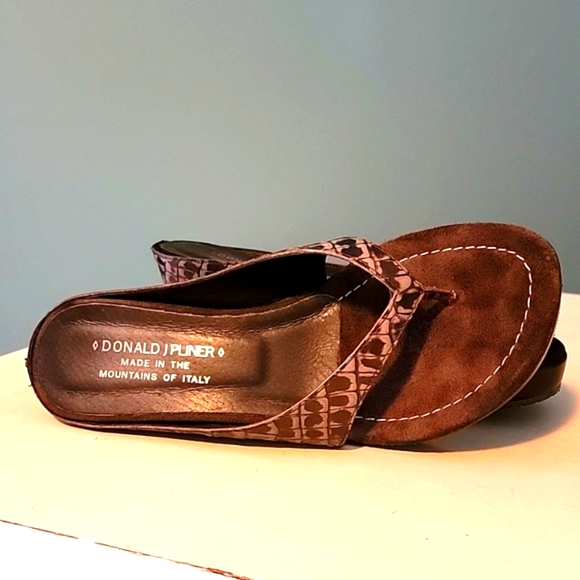 DONALD J. PLINER *Guenna* Thong Wedge Sandal - Picture 2 of 8
